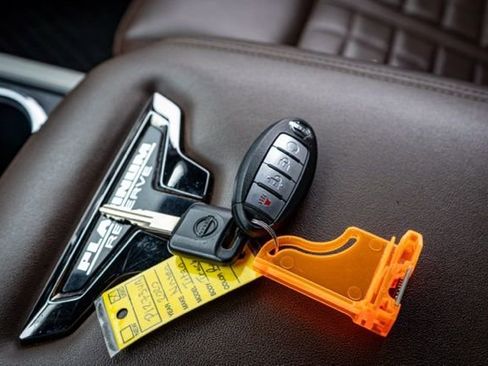 Used 2020 Nissan Titan Platinum Reserve w/ Moonroof Package image 29