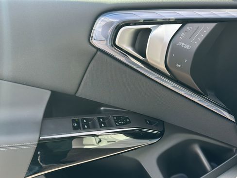 New 2026 BMW X3 xDrive30 w/ Premium Package image 14