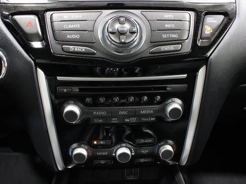 Used 2019 Nissan Pathfinder SV FWD image 15
