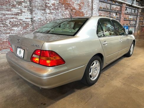 Used 2002 Lexus LS 430 image 3