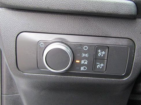 Used 2020 Ford Escape SE image 20