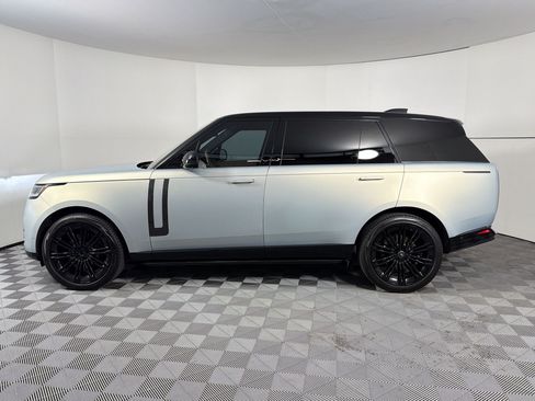 Used 2023 Land Rover Range Rover Long Wheelbase SE AWD/4WD image 2