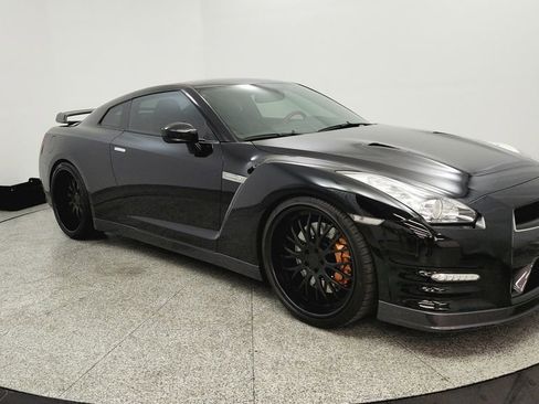 Used 2014 Nissan GT-R Black Edition AWD/4WD image 7
