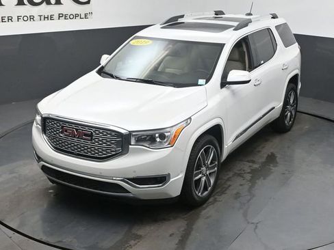 Used 2019 GMC Acadia Denali w/ Technology Package FWD image 45