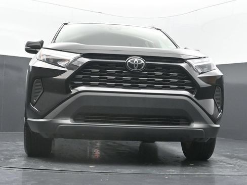 Used 2025 Toyota RAV4 XLE FWD image 42