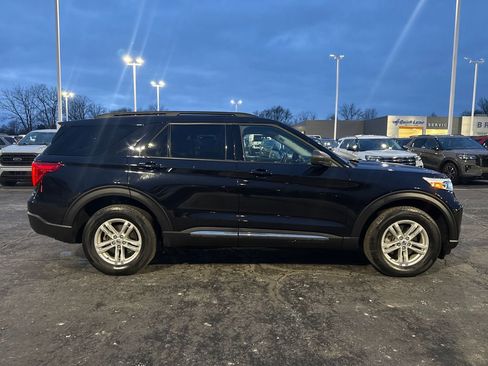 Used 2023 Ford Explorer XLT w/ Equipment Group 202A image 6
