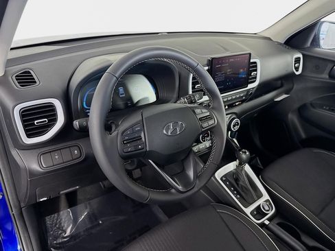 Certified 2025 Hyundai Venue Limited image 9
