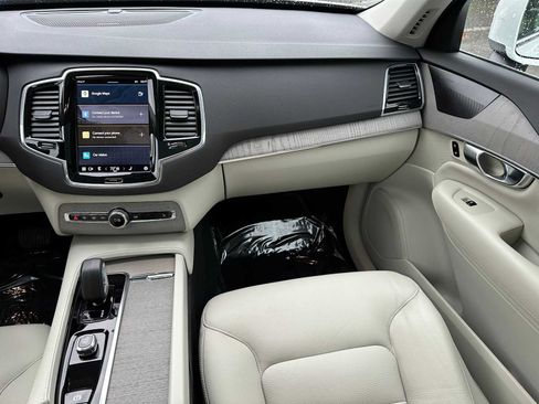 Used 2025 Volvo XC90 B6 Plus w/ Protection Package Premier image 19