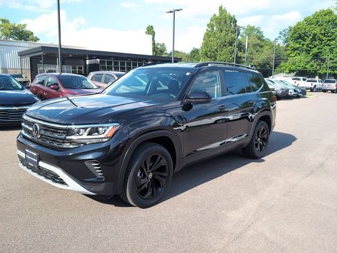 Used 2022 Volkswagen Atlas SE w/ Black Wheel Package FWD image 23