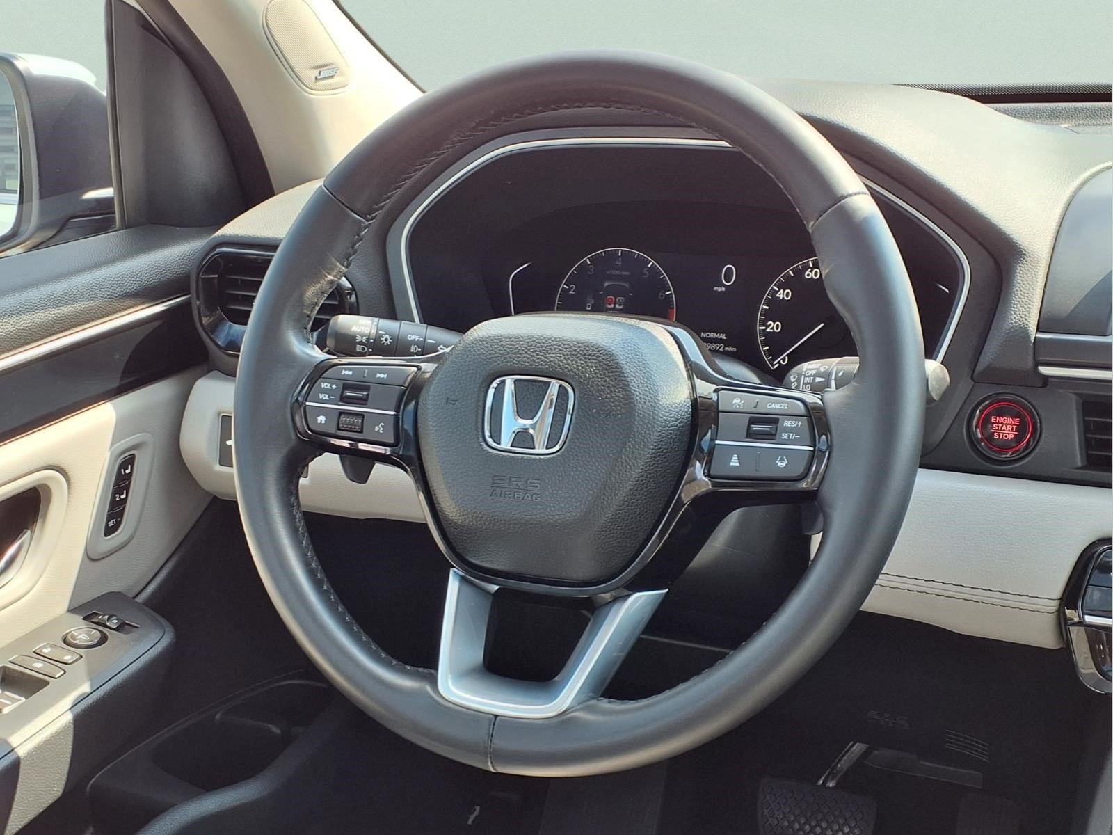 Used 2024 Honda Pilot Touring image 15