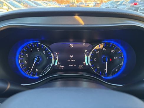 Used 2018 Chrysler Pacifica Touring-L Plus w/ Advanced Safetytec Group image 17