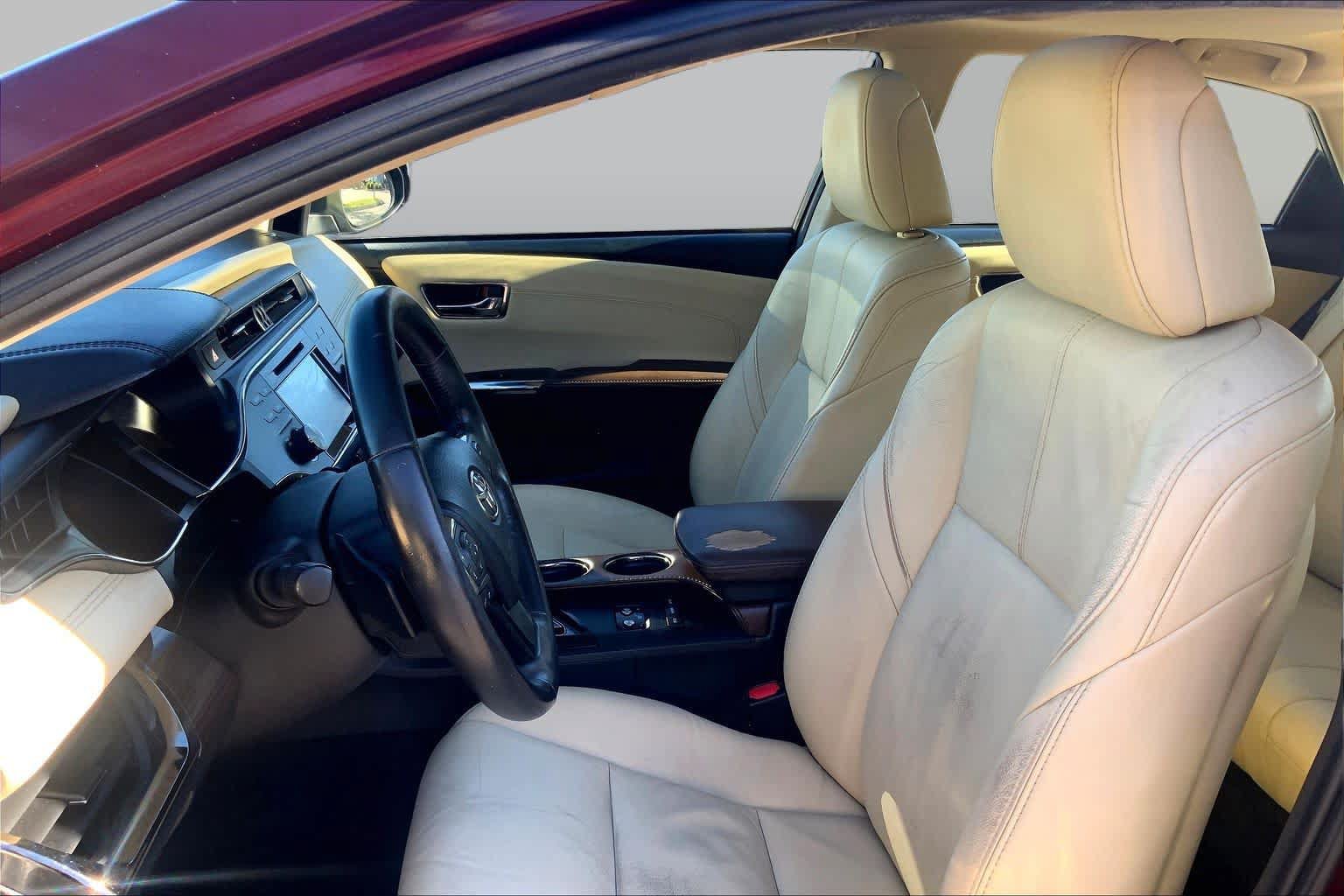 Used 2015 Toyota Avalon XLE Touring FWD image 16