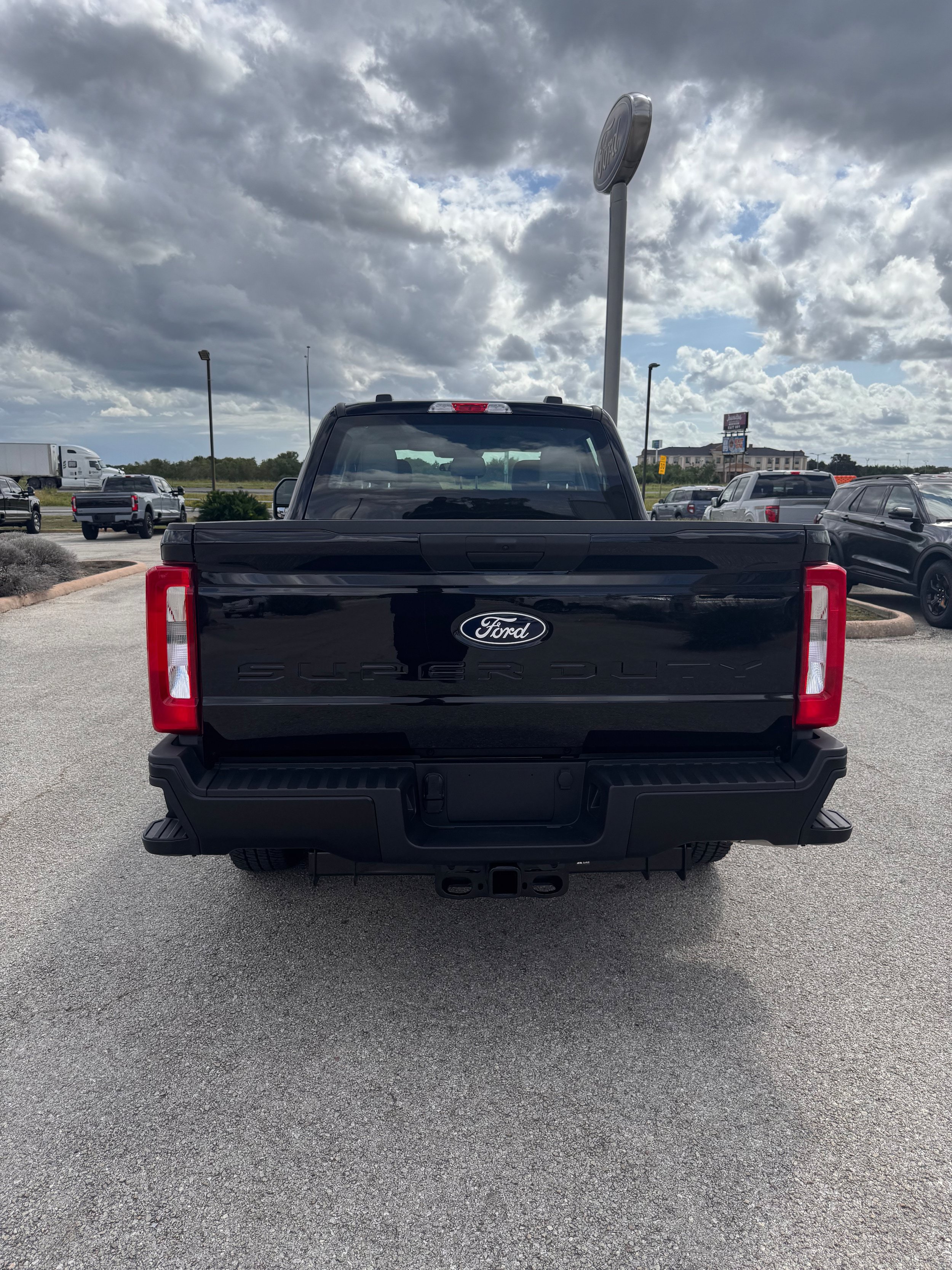 New 2027 Ford F250 XL w/ Camper Package RWD image 4