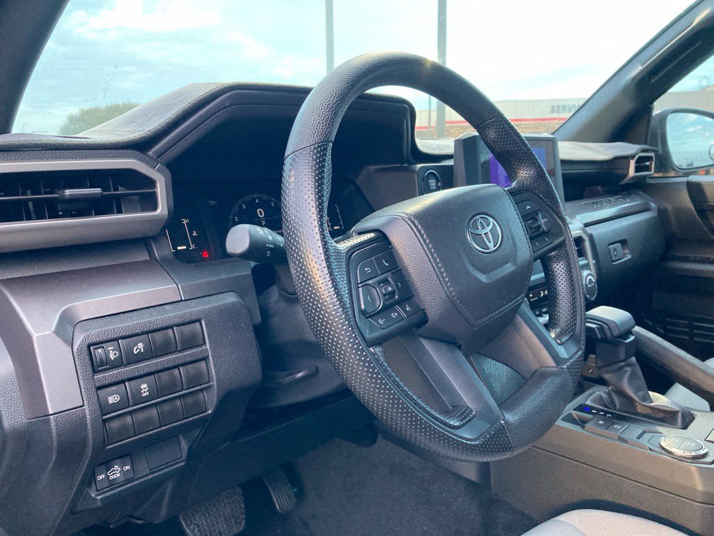 Used 2026 Toyota Tacoma SR5 RWD image 9