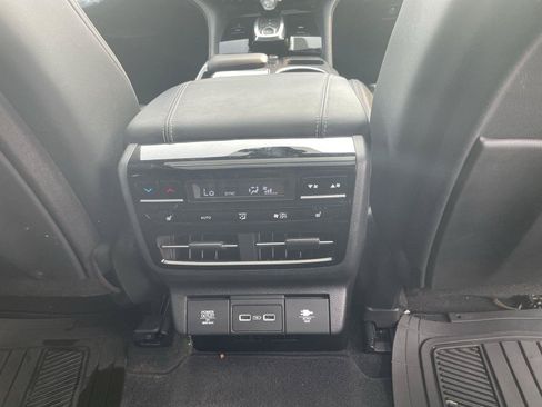 Used 2023 Acura MDX SH-AWD w/ Advance Package image 31