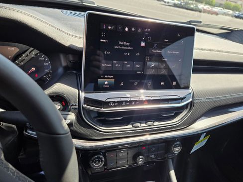 New 2026 Jeep Compass Latitude image 11