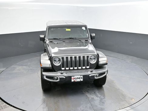 Used 2020 Jeep Wrangler Unlimited Sahara image 26