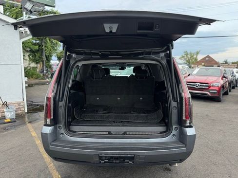 Used 2018 Cadillac Escalade ESV Luxury image 12