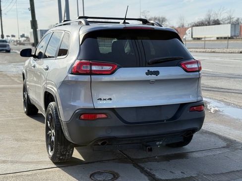 Used 2014 Jeep Cherokee Altitude w/ Cold Weather Group image 9
