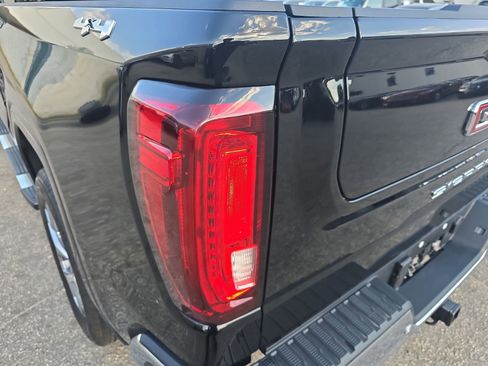 Used 2026 GMC Sierra 1500 SLT w/ SLT Premium Plus Package AWD/4WD image 37