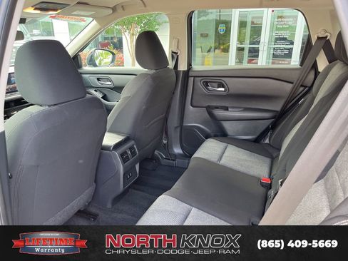 Used 2025 Nissan Rogue SV FWD image 15