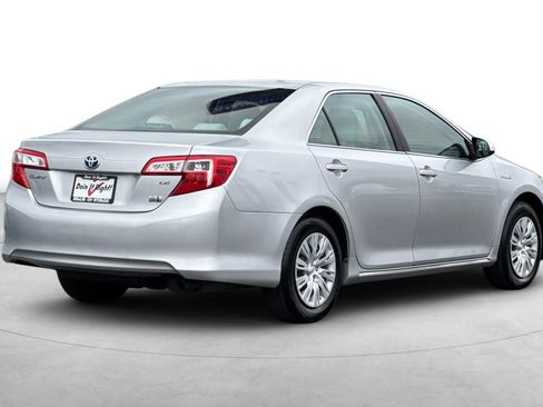 Used 2014 Toyota Camry LE FWD image 6