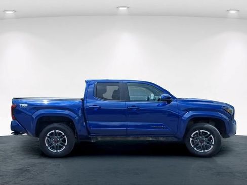 Used 2024 Toyota Tacoma TRD Sport AWD/4WD image 7