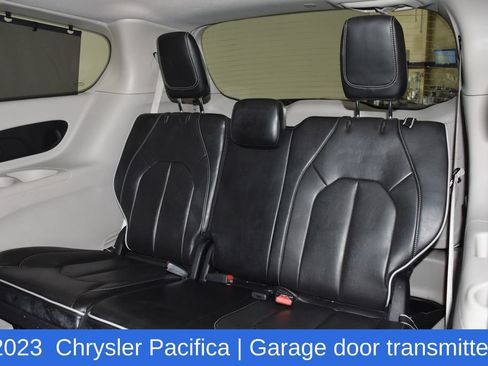 Used 2023 Chrysler Pacifica Limited FWD image 28