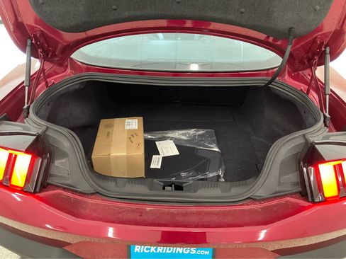 Used 2025 Ford Mustang GT Premium image 8