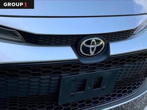Used 2021 Toyota Corolla LE FWD image 30