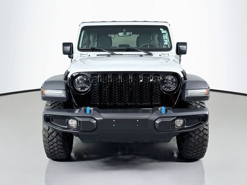 Used 2023 Jeep Wrangler Unlimited w/ Cold Weather Group AWD/4WD image 2