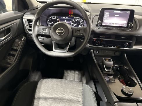 Used 2024 Nissan Rogue SV AWD/4WD image 11