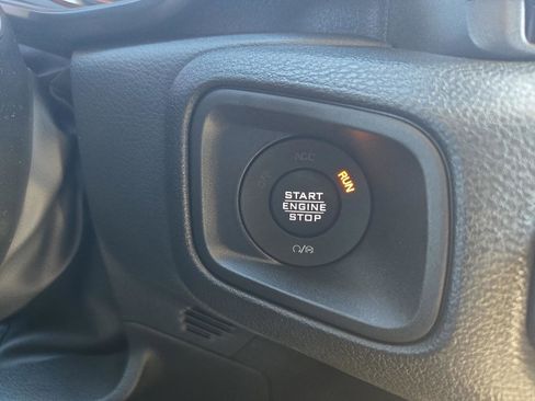 New 2025 Jeep Gladiator Sport image 30