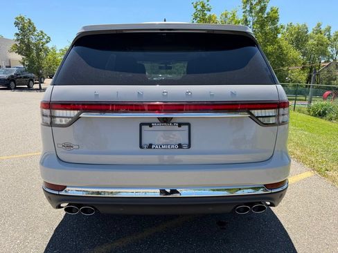 Used 2022 Lincoln Aviator Reserve w/ Equipment Group 201A AWD/4WD image 4