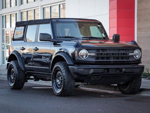 Used 2021 Ford Bronco 4-Door image 1