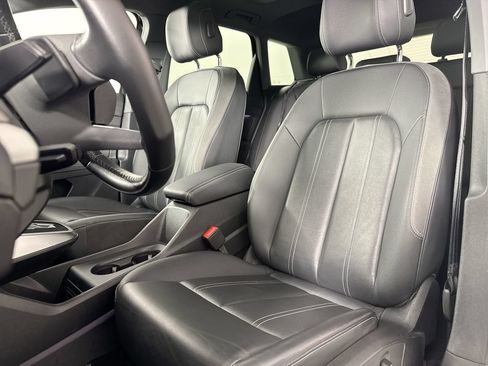Used 2023 Audi Q4 e-tron Premium Plus w/ Premium Plus AWD/4WD image 19