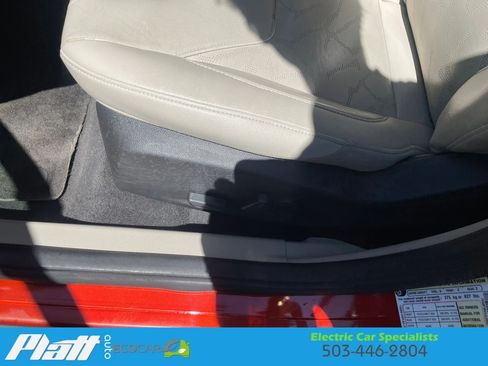 Used 2018 Ford Focus Electric Hatchback FWD image 21