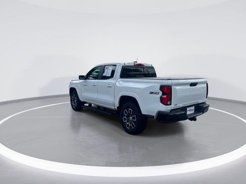Used 2025 Chevrolet Colorado Z71 w/ Technology Package AWD/4WD image 7