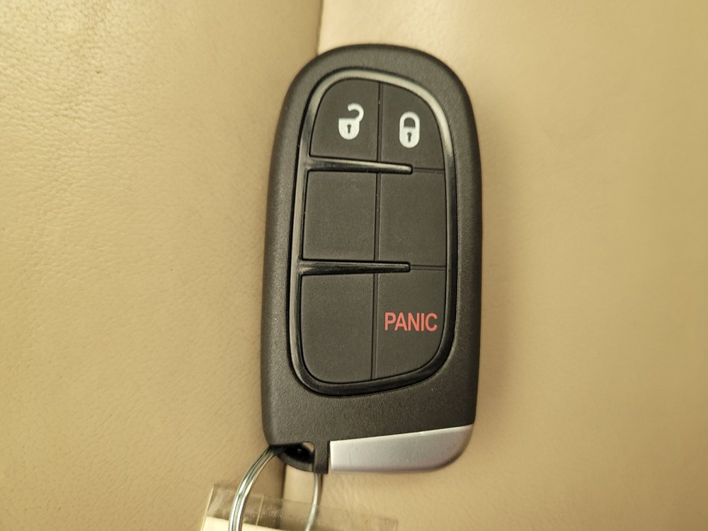 Used 2017 Jeep Cherokee Limited AWD/4WD image 32