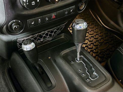 Used 2015 Jeep Wrangler Unlimited Sahara w/ Connectivity Group image 18