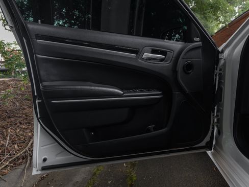 Used 2021 Chrysler 300 S w/ S Model Appearance Package RWD image 31