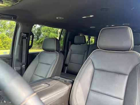Used 2023 GMC Yukon XL SLT w/ SLT Luxury Package RWD image 13