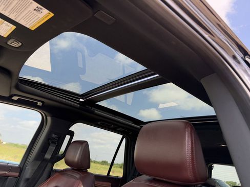 Used 2022 Ford Expedition Limited RWD image 27