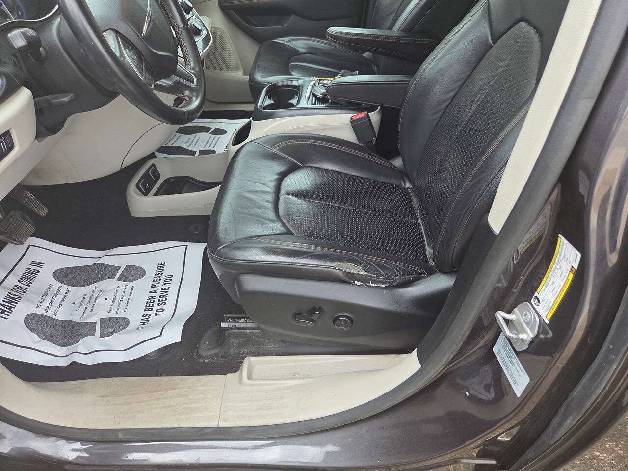 Used 2017 Chrysler Pacifica Touring-L Plus FWD image 14