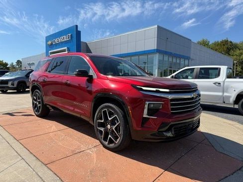 New 2026 Chevrolet Traverse High Country w/ LPO, Floor Liner Package FWD image 2