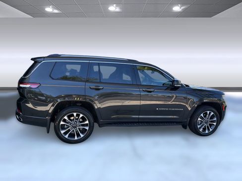 Used 2023 Jeep Grand Cherokee L Overland w/ Advanced Protech Group III AWD/4WD image 8