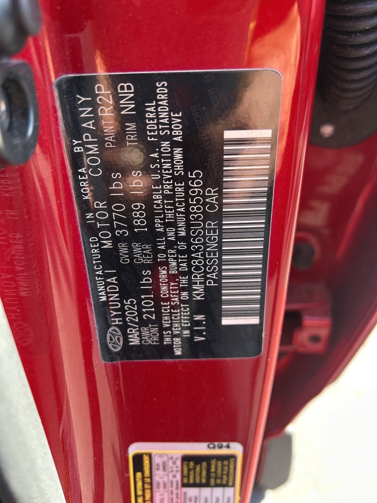 Used 2025 Hyundai Venue SEL FWD image 3