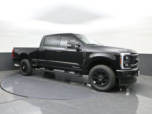 New 2026 Ford F250 Lariat w/ Black Appearance Package AWD/4WD image 17