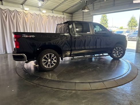 Used 2021 Chevrolet Silverado 1500 LT AWD/4WD image 4