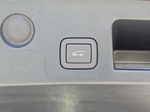 New 2027 Chevrolet Equinox LT w/ Convenience Package II FWD image 13